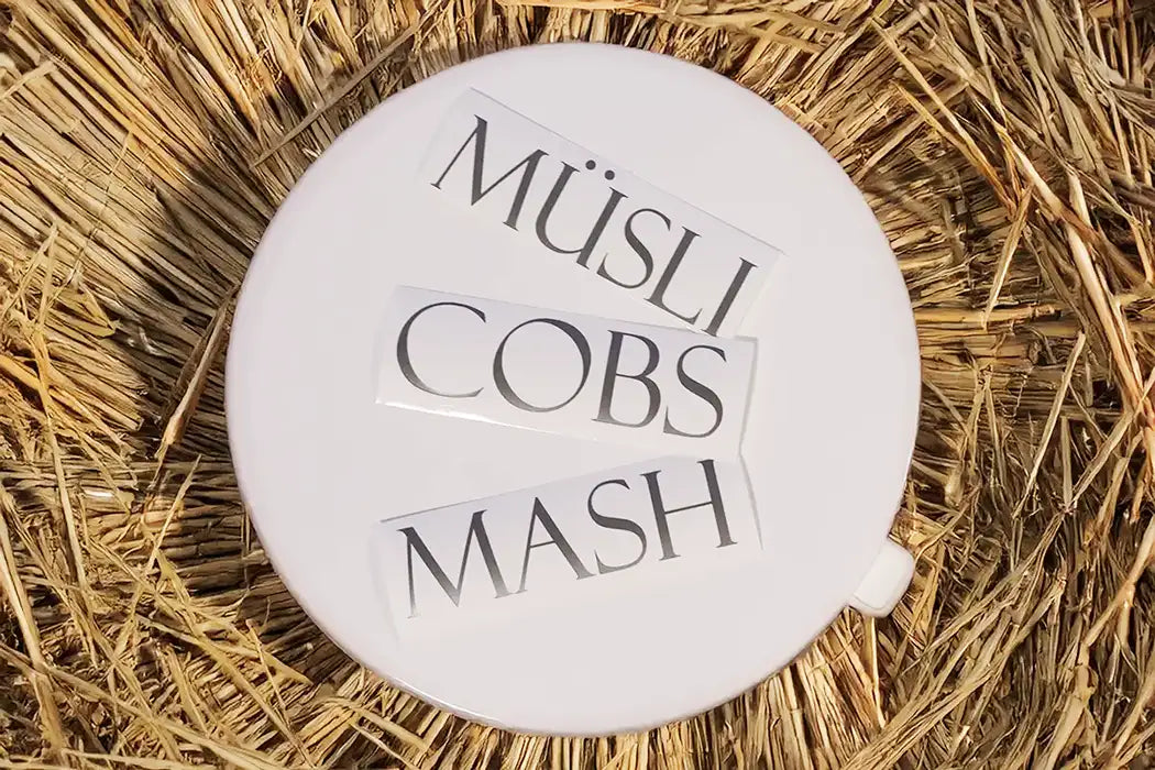 Müslischale Pferd, Futterschale Pferd, Futterdose personalisiert, personalisierte Futterschale, Futterdose, personalisiert, Pferdenamen, Reitsportartikel, Geschenk für Reiter, Pferde Reitsportfachgeschäft, Reitsportbedarf Ratingen, Mettmann, Düsseldorf, Pferdeliebhaber, personalisierte Reitsportartikel,