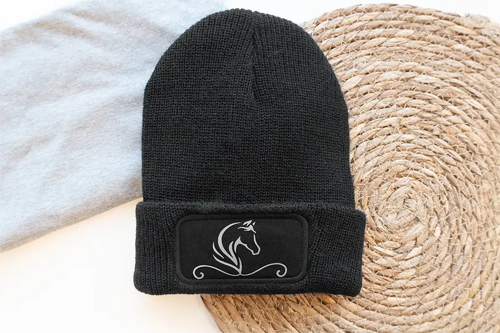 Mütze für Reiter, Reitsportbekleidung, Reitbekleidung, Mütze mit Pferdemotiv, personalisiert, Pferdenamen, Reitsportartikel, Geschenk für Reiter, Pferde Reitsportfachgeschäft, Reitsportbedarf Ratingen, Mettmann, Düsseldorf, Pferdeliebhaber, personalisierte Reitsportartikel,