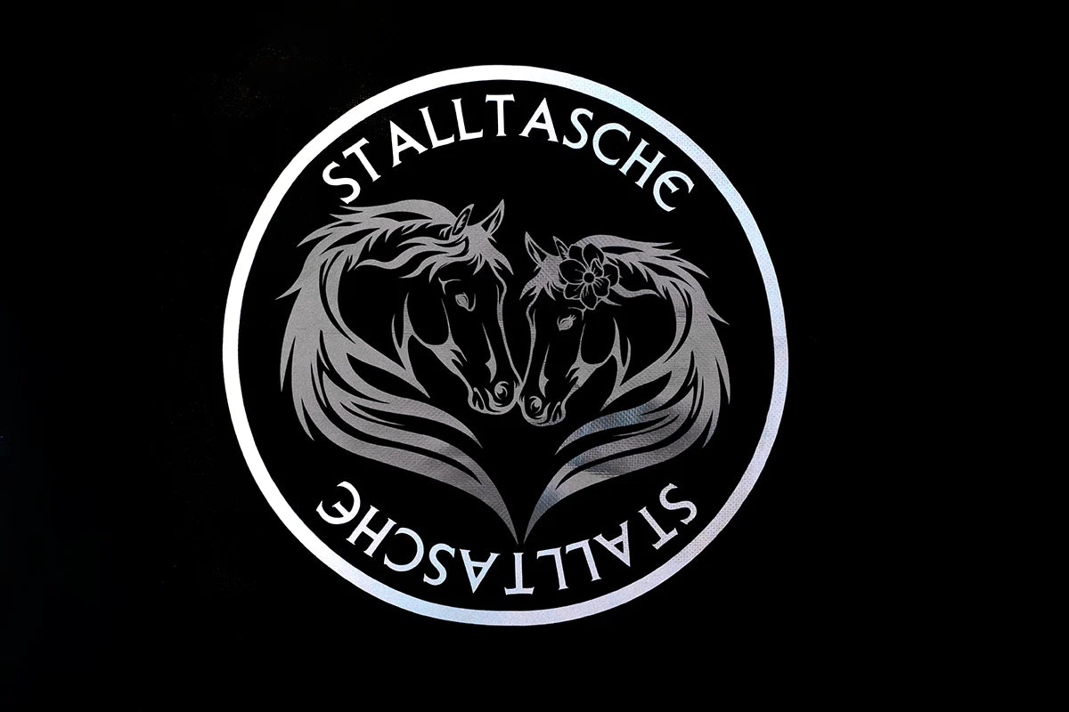 Tasche Reitsportbedarf, personalisiert, Pferdenamen, Reitsportartikel, Geschenk für Reiter, Pferde Reitsportfachgeschäft, Reitsportbedarf Ratingen, Mettmann, Düsseldorf, Pferdeliebhaber, personalisierte Reitsportartikel,  Reitsporttasche, Tasche Reitstiefel, Pferdedecke, Stalltasche