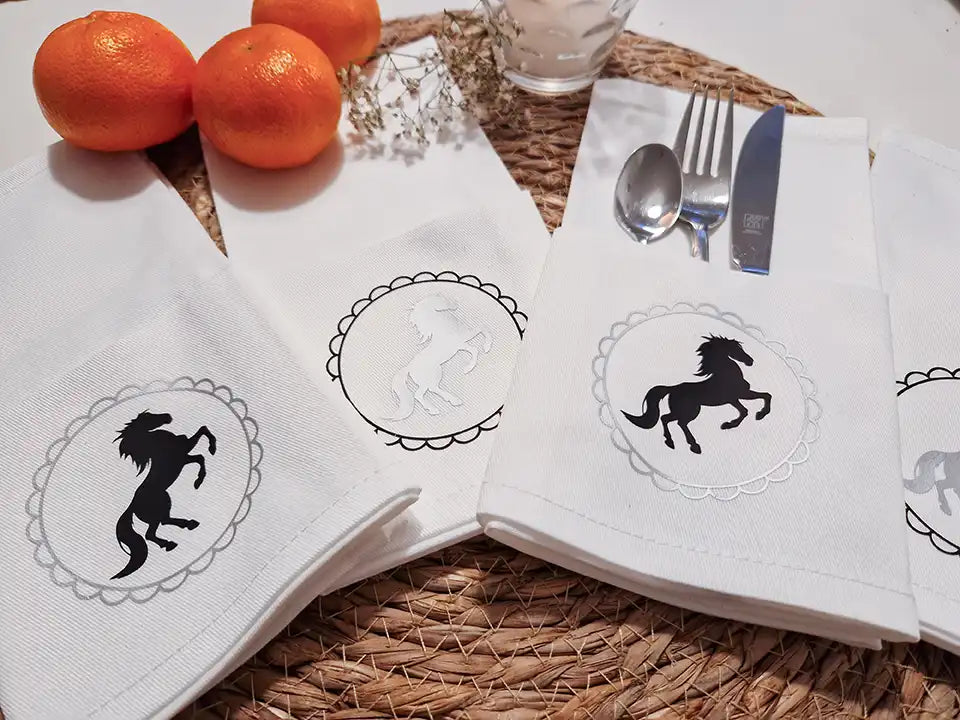 Edle Servietten im Pferdedesign