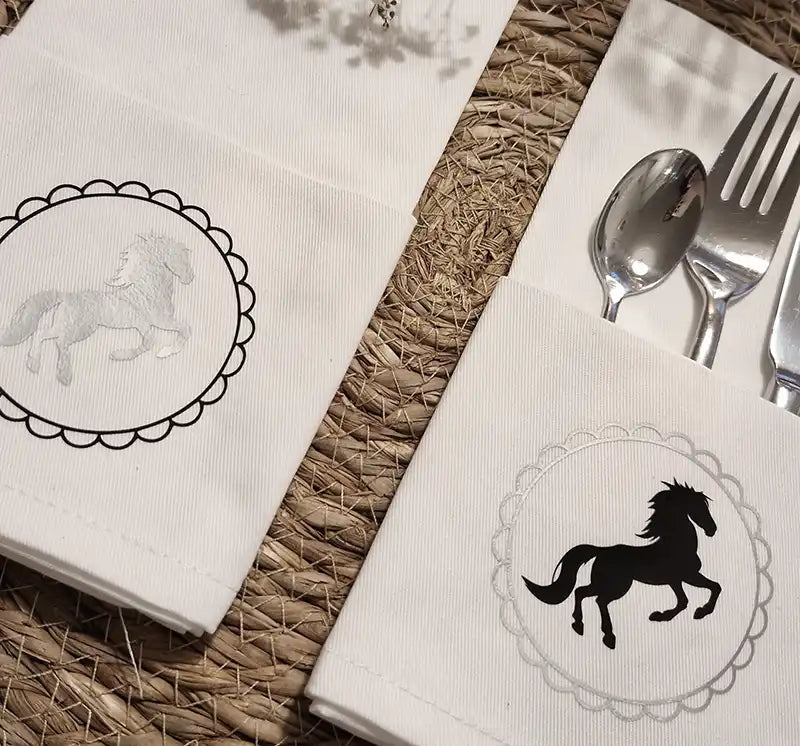 horsedesign, geschenk für pferdeliebhaber, pferdedesign, interior design pferde, pferdeprodukte, servietten mit pferdeaufdruck, reitsportartikel