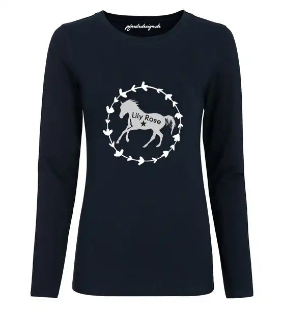 Pullover Pferdemotiv, Pferdepullover personalisiert, Pferdenamen, Reitsportartikel, Geschenk für Reiter, Pferde Reitsportfachgeschäft, Reitsportbedarf Ratingen, Mettmann, Düsseldorf, Pferdelebhaber, Reitpullover