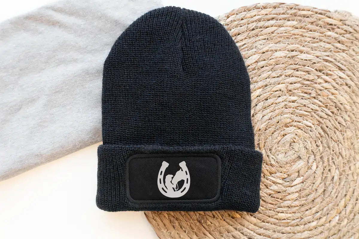 Schwarze Beanie mit Fleecefutter und Pferdedesign