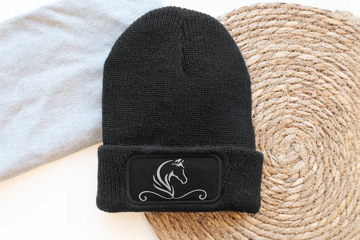 Mütze für Reiter, Reitsportbekleidung, Reitbekleidung, Mütze mit Pferdemotiv, personalisiert, Pferdenamen, Reitsportartikel, Geschenk für Reiter, Pferde Reitsportfachgeschäft, Reitsportbedarf Ratingen, Mettmann, Düsseldorf, Pferdeliebhaber, personalisierte Reitsportartikel, 
